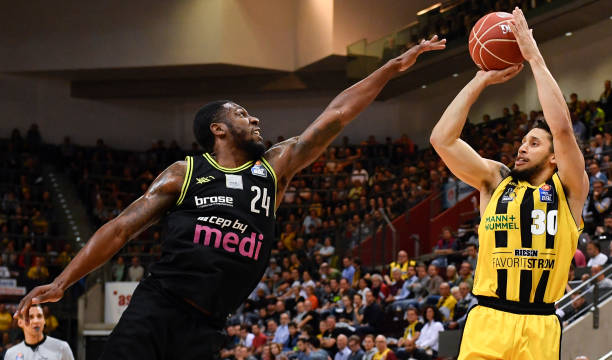 受到冲击 受到冲击