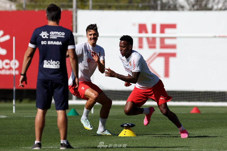 他们带着对 他们带着对